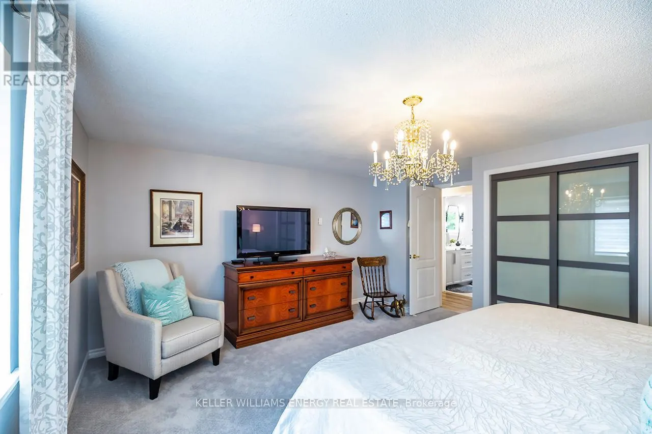 1118 LOBELIA COURT