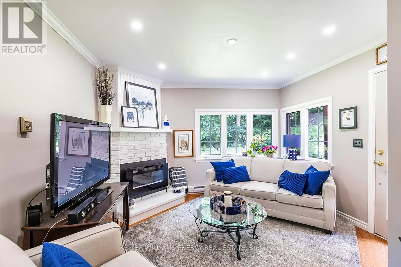 1118 LOBELIA COURT