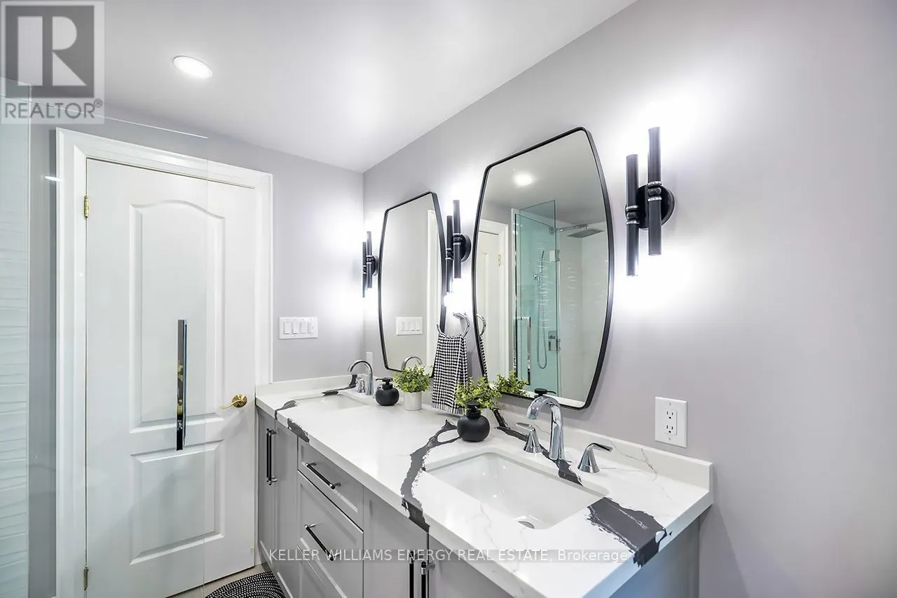 1118 LOBELIA COURT