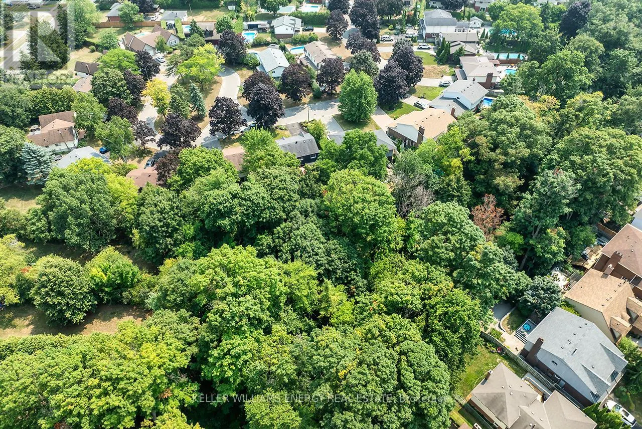 1118 LOBELIA COURT