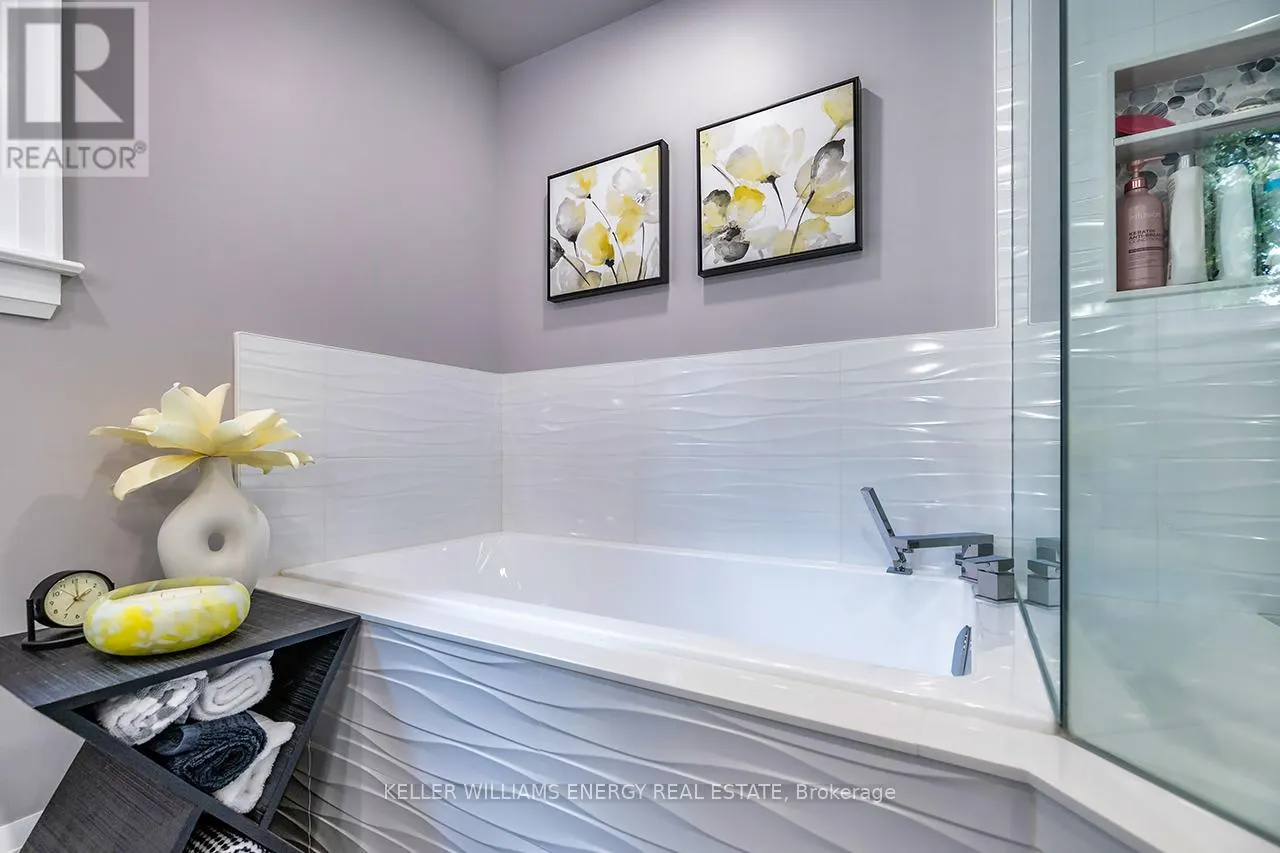 1118 LOBELIA COURT