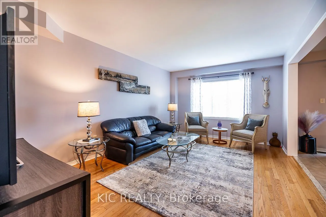 40 PUTTINGEDGE DRIVE