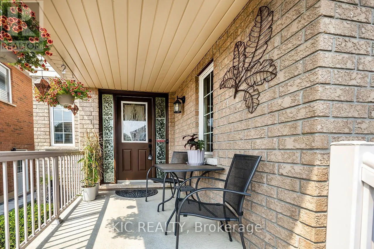 40 PUTTINGEDGE DRIVE
