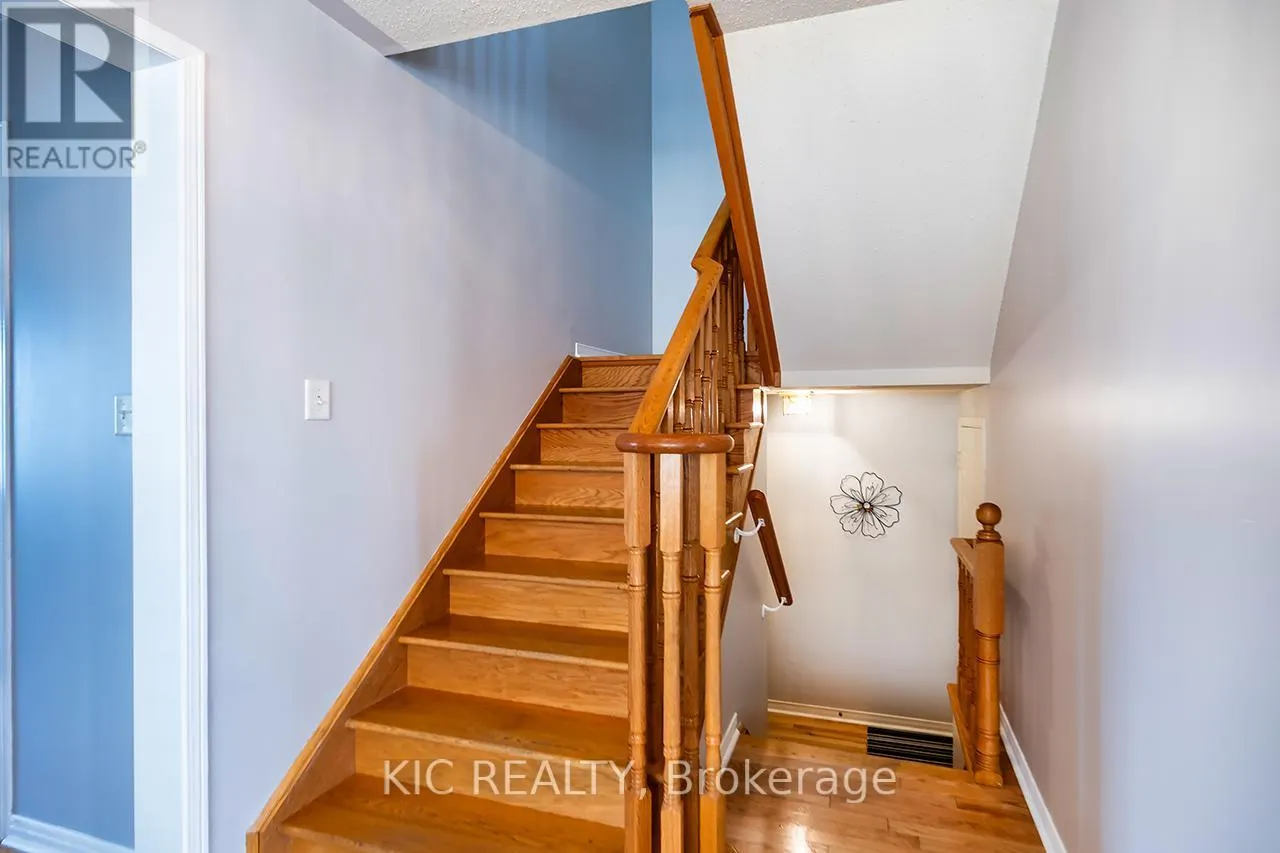 40 PUTTINGEDGE DRIVE