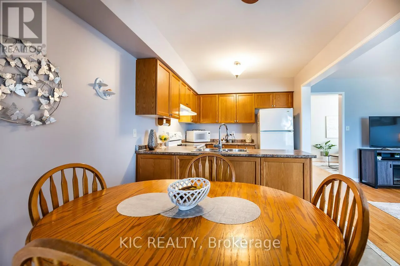 40 PUTTINGEDGE DRIVE