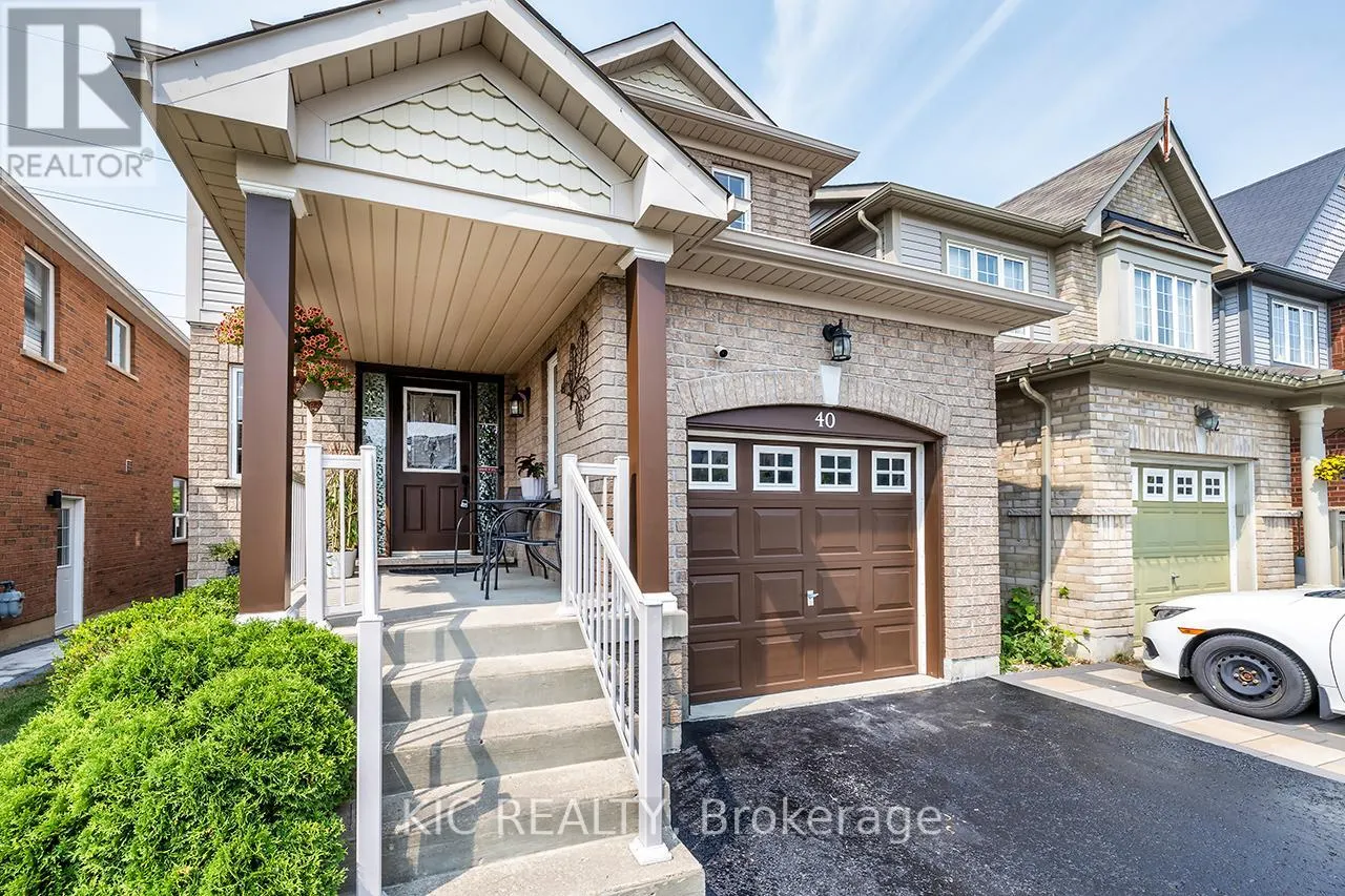 40 PUTTINGEDGE DRIVE
