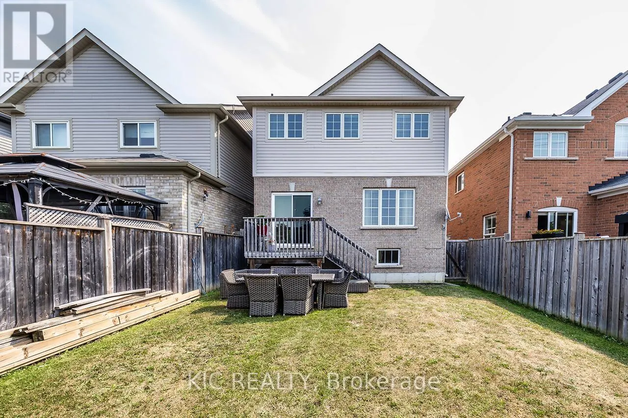 40 PUTTINGEDGE DRIVE