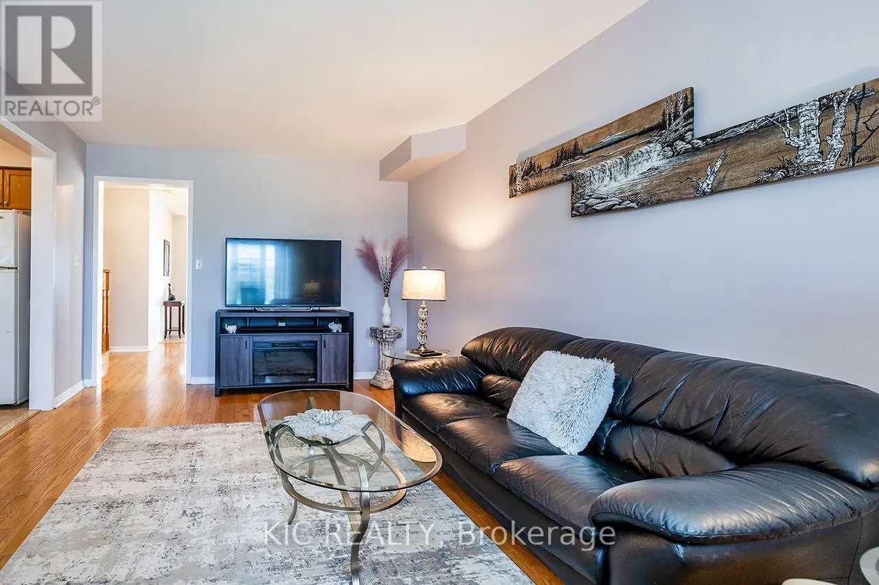 40 PUTTINGEDGE DRIVE