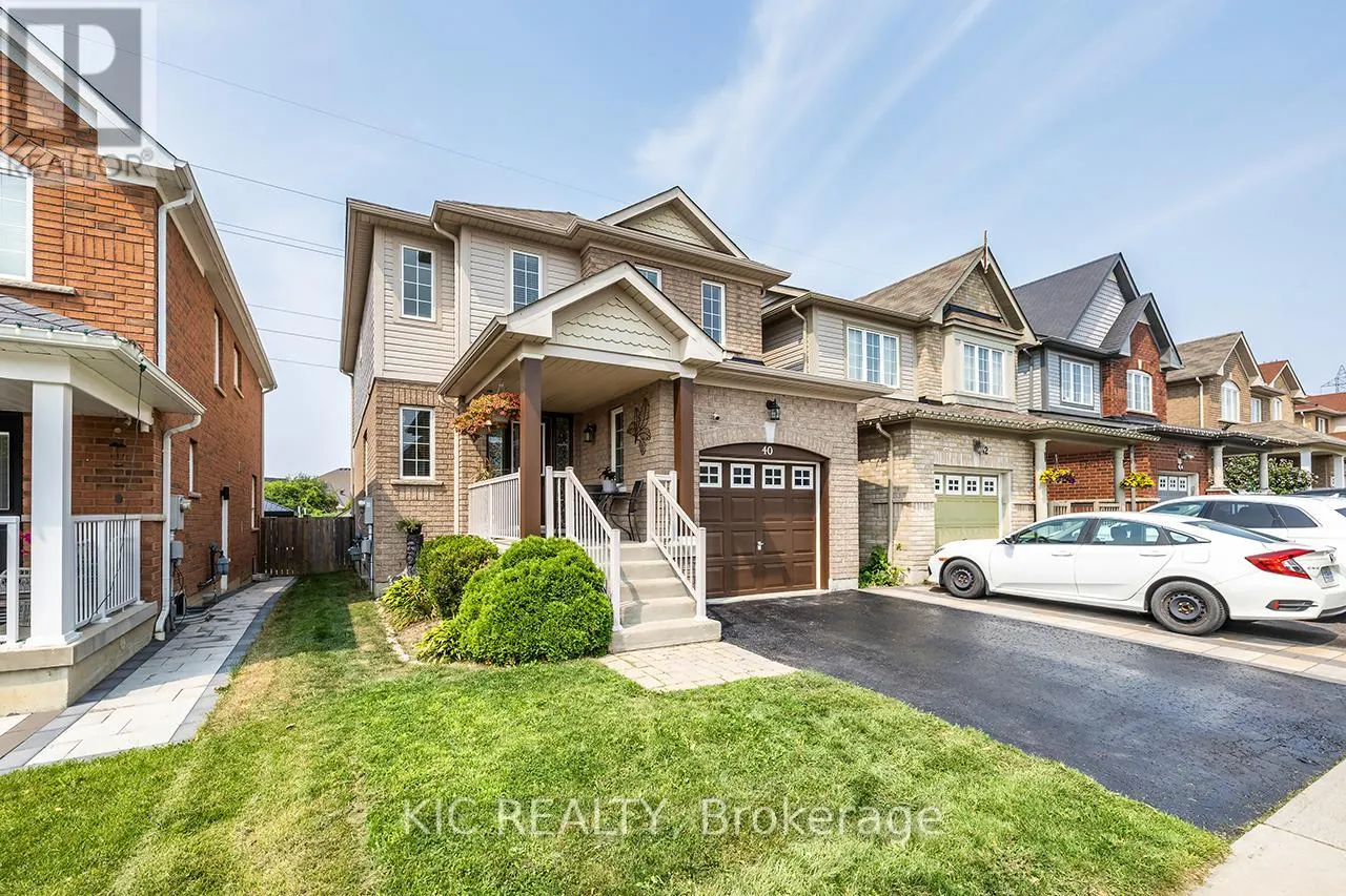 40 PUTTINGEDGE DRIVE