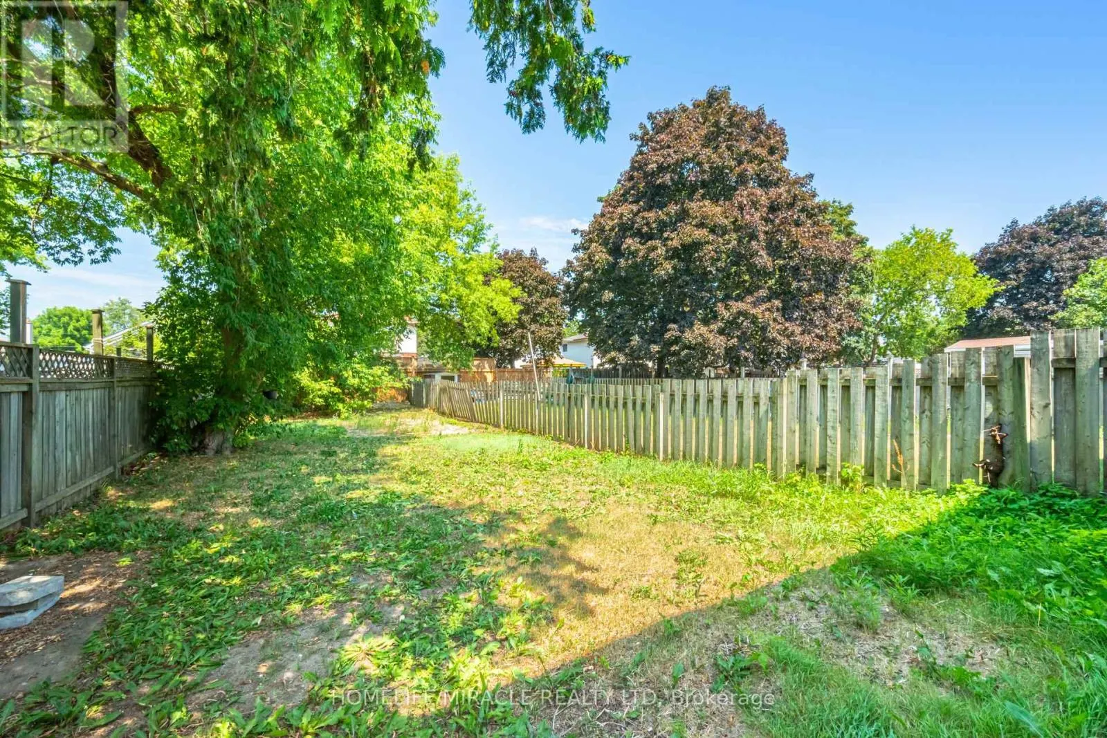 230 TAUNTON ROAD W
