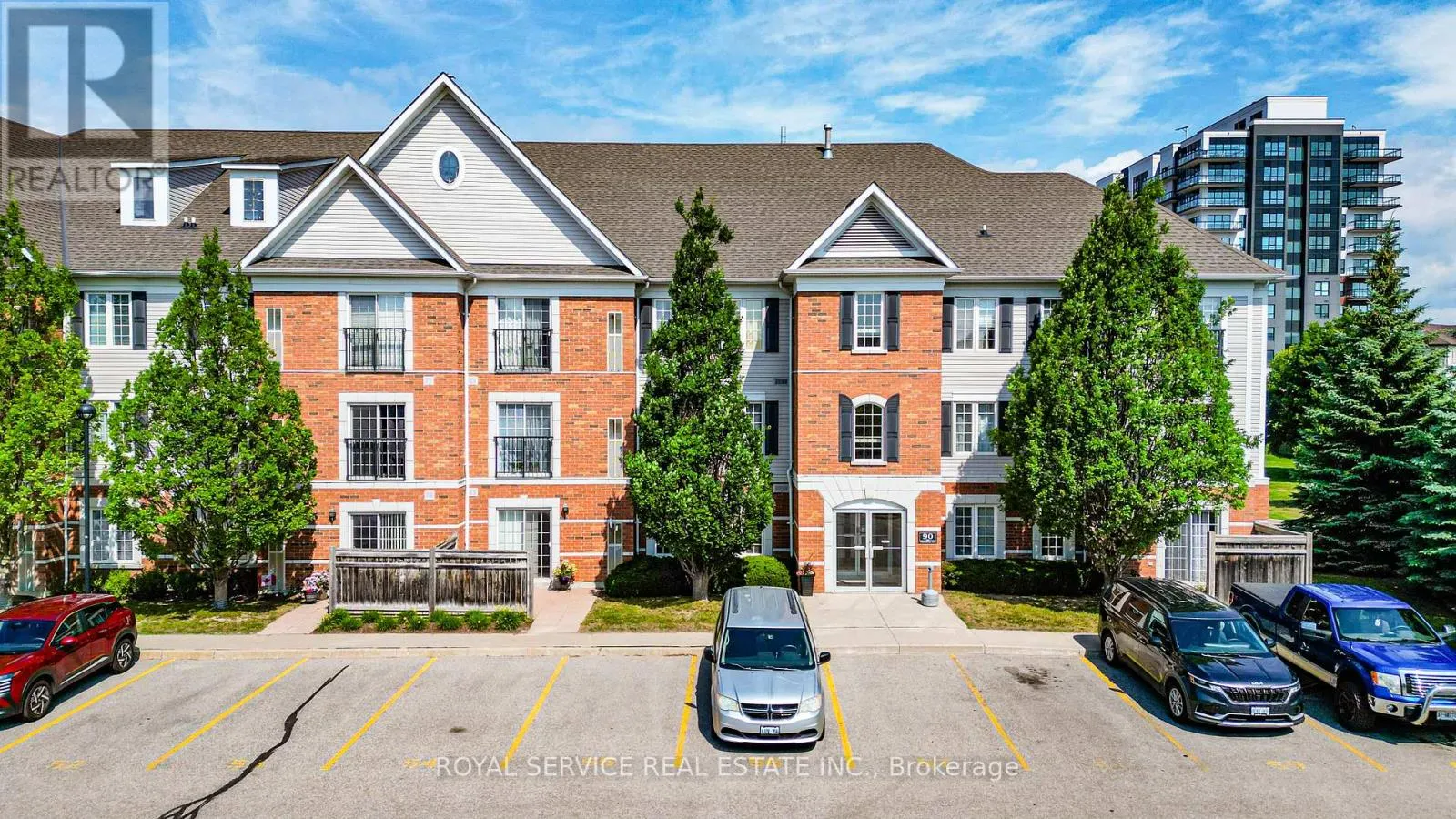 207 - 90 ASPEN SPRINGS DRIVE, #207