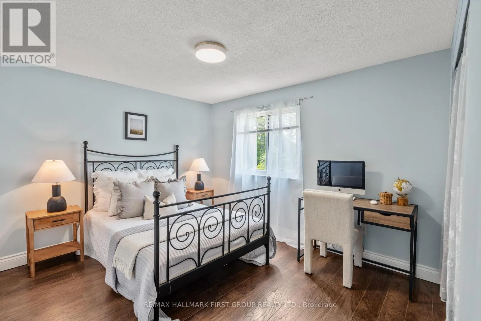 1257 FENELON CRESCENT