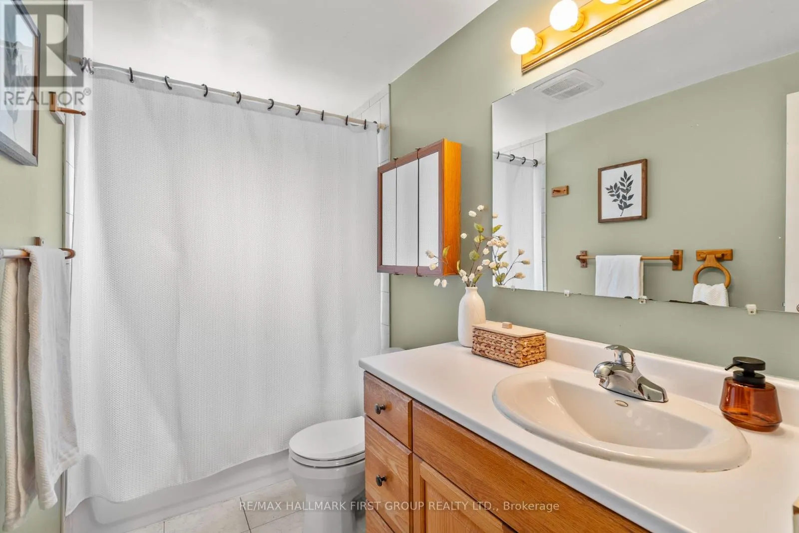 1257 FENELON CRESCENT