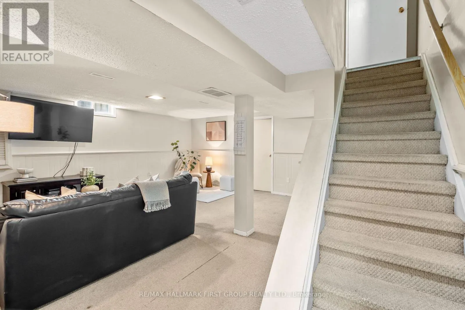 1257 FENELON CRESCENT