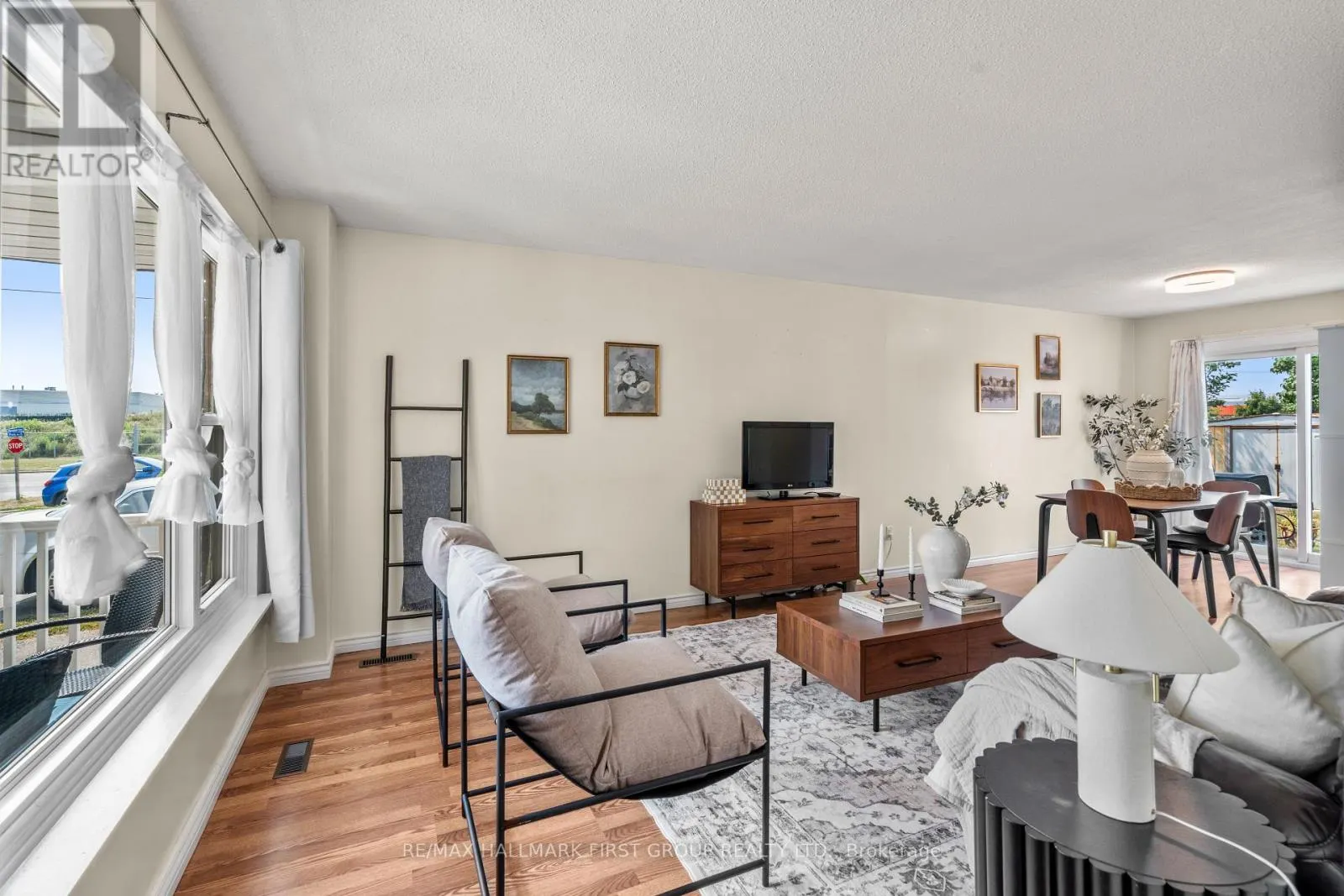 1257 FENELON CRESCENT