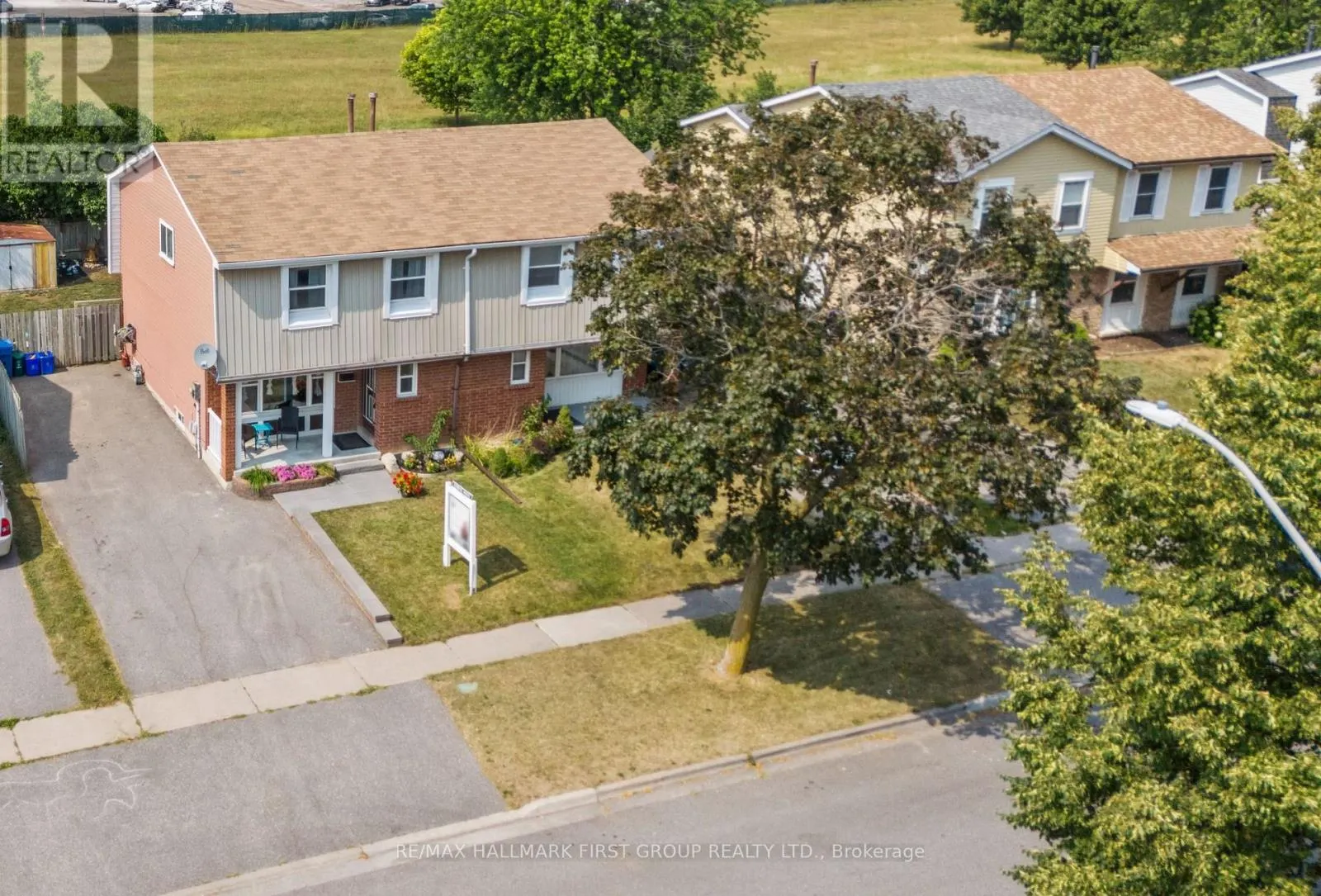 1257 FENELON CRESCENT