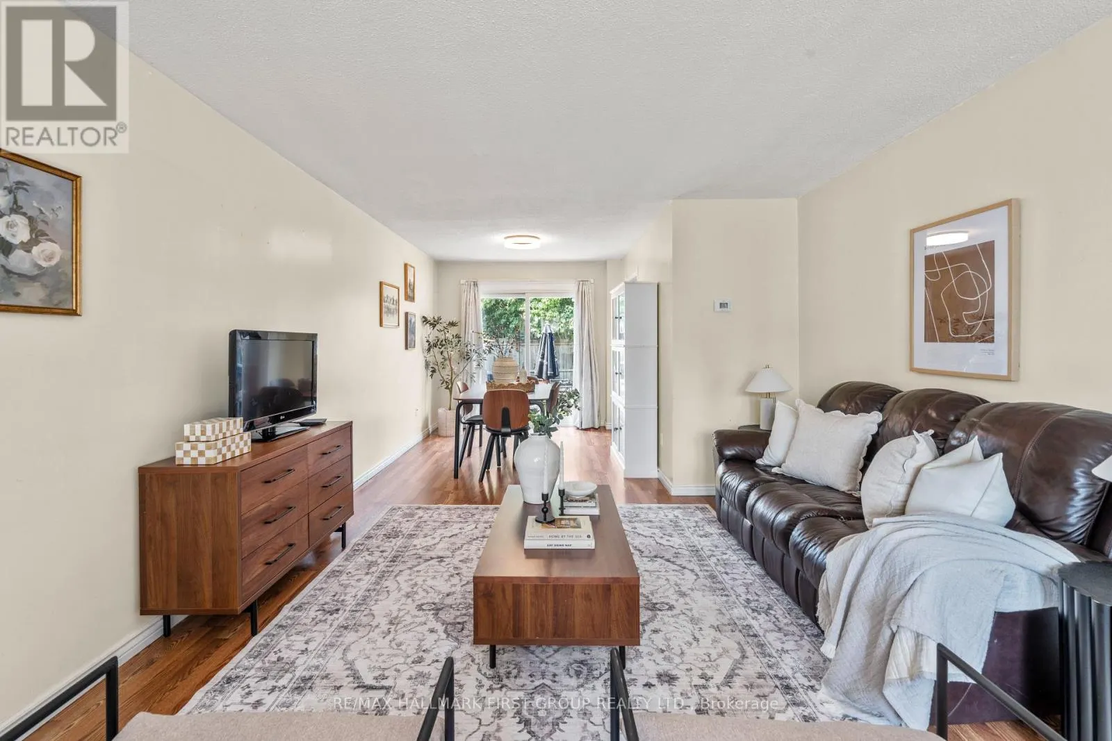 1257 FENELON CRESCENT