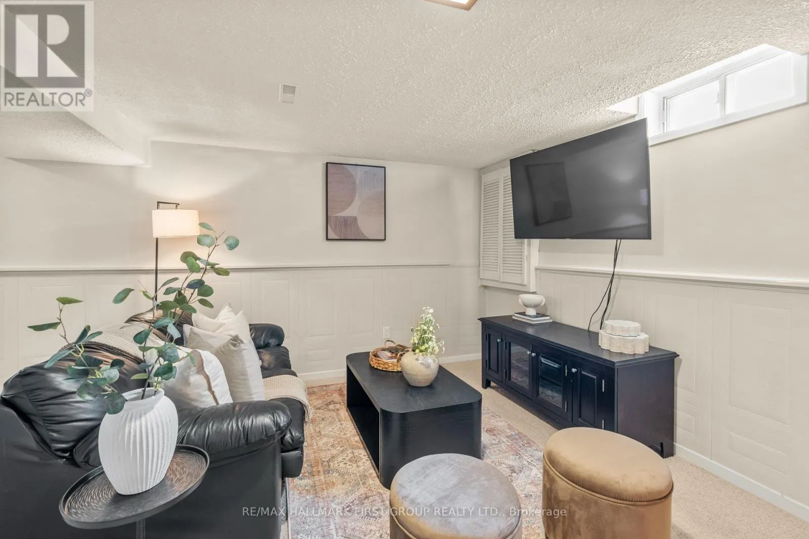 1257 FENELON CRESCENT