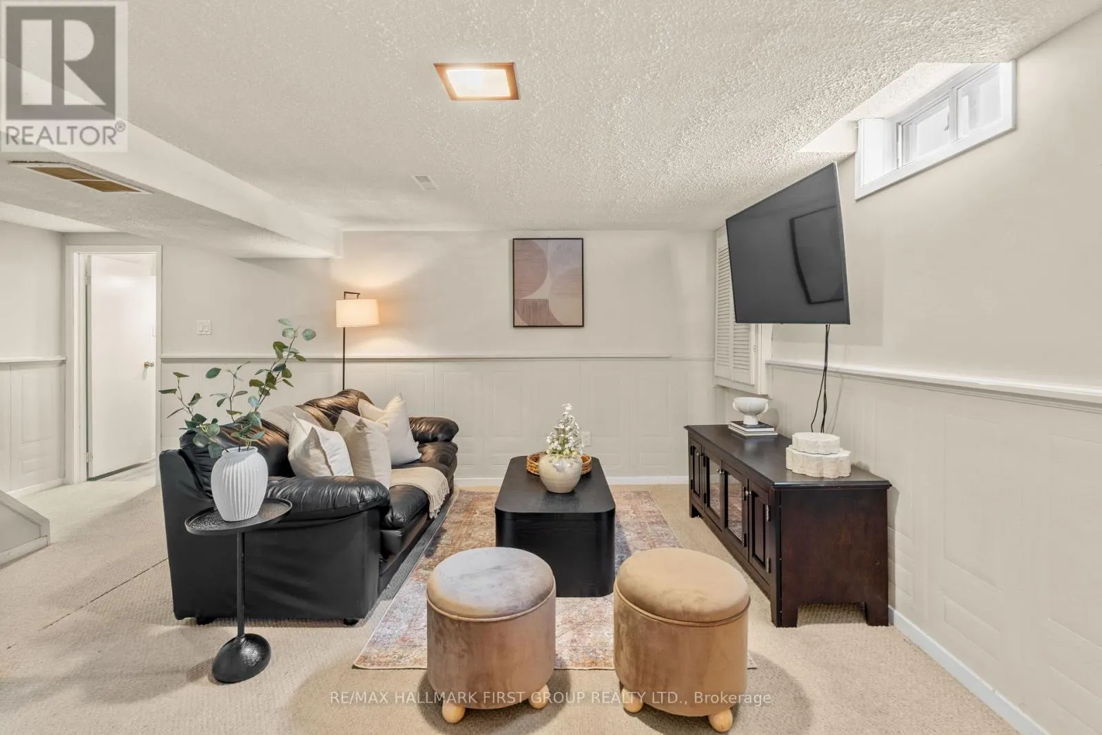 1257 FENELON CRESCENT