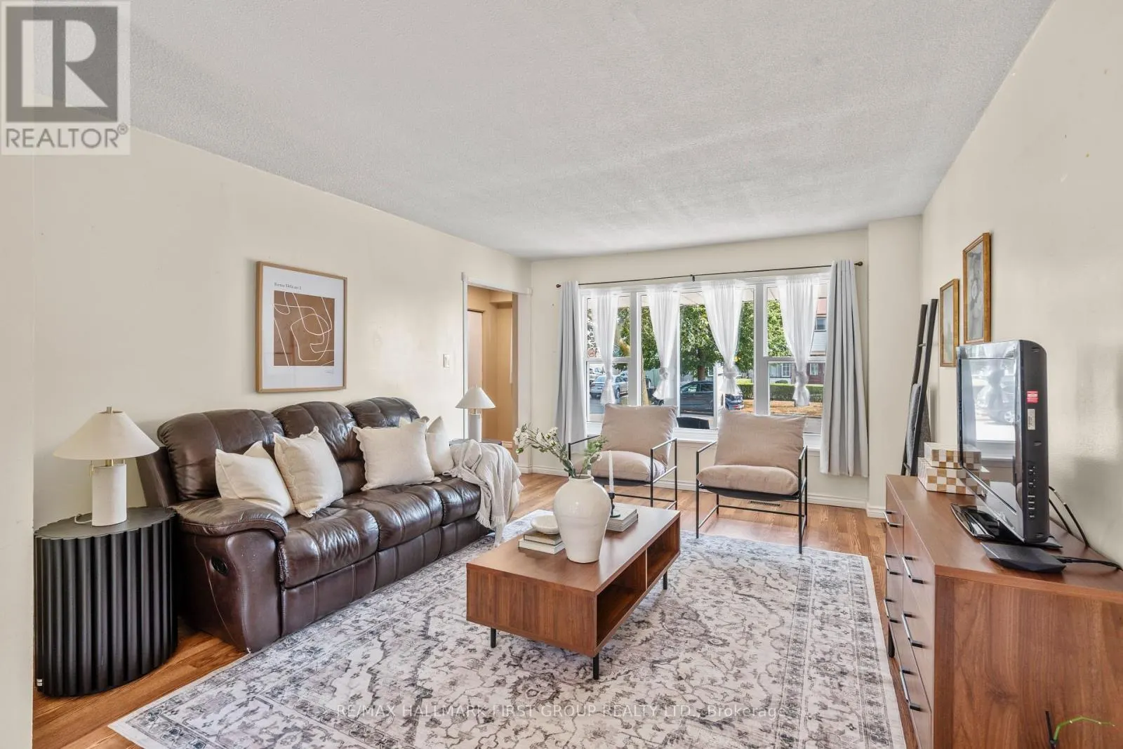 1257 FENELON CRESCENT