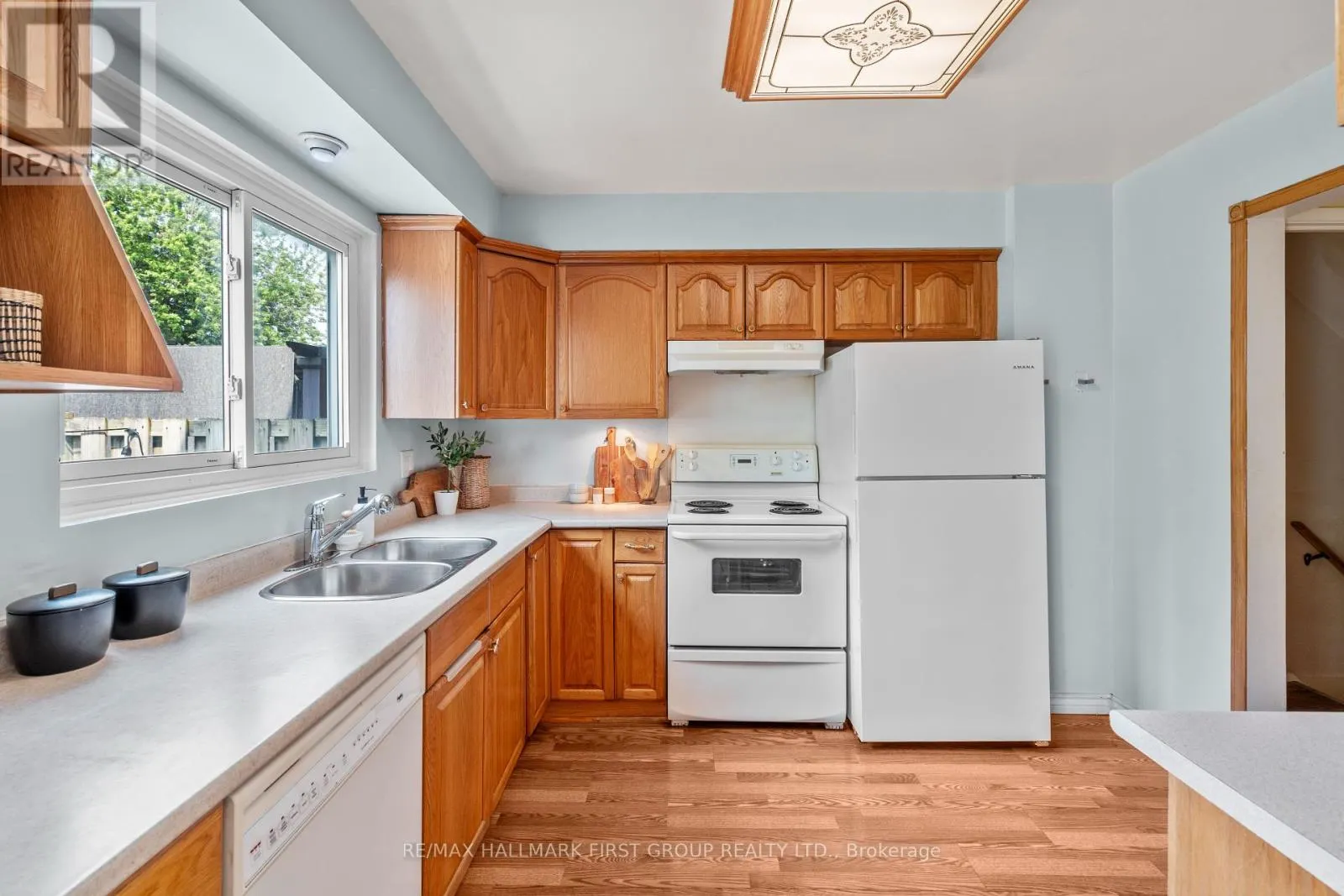 1257 FENELON CRESCENT