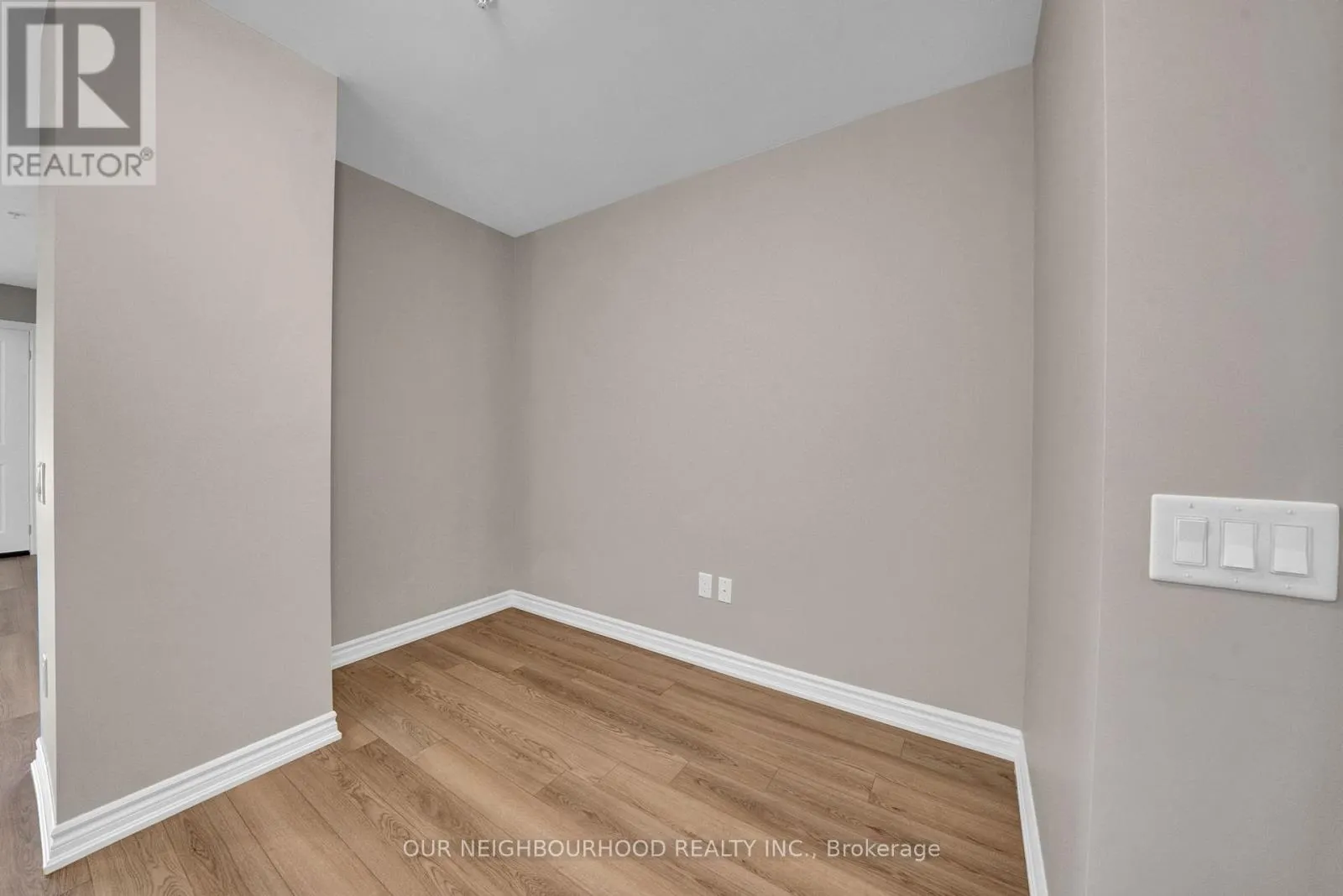 402 - 109 KING AVENUE E, #402