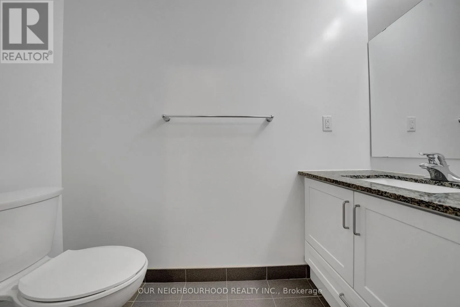 402 - 109 KING AVENUE E, #402