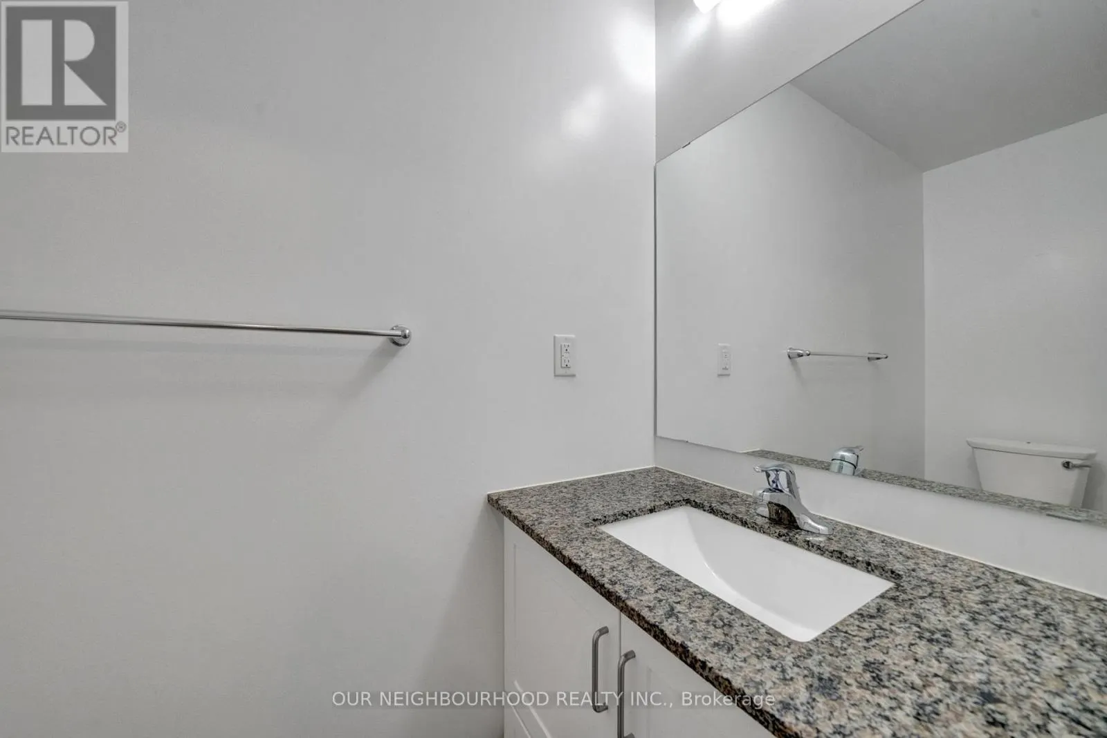 402 - 109 KING AVENUE E, #402