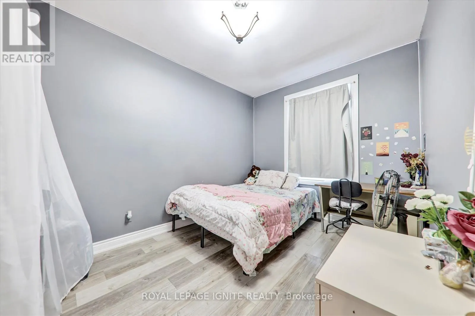 21 COLBORNE STREET W