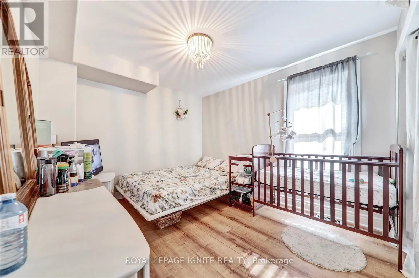 21 COLBORNE STREET W