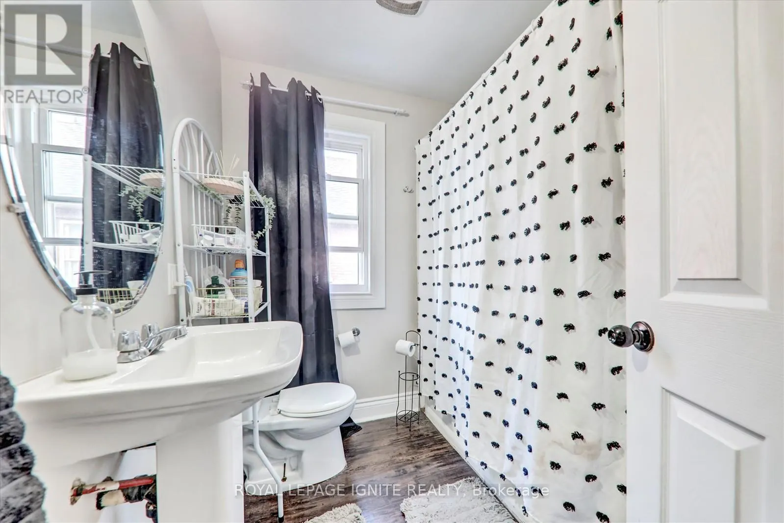 21 COLBORNE STREET W