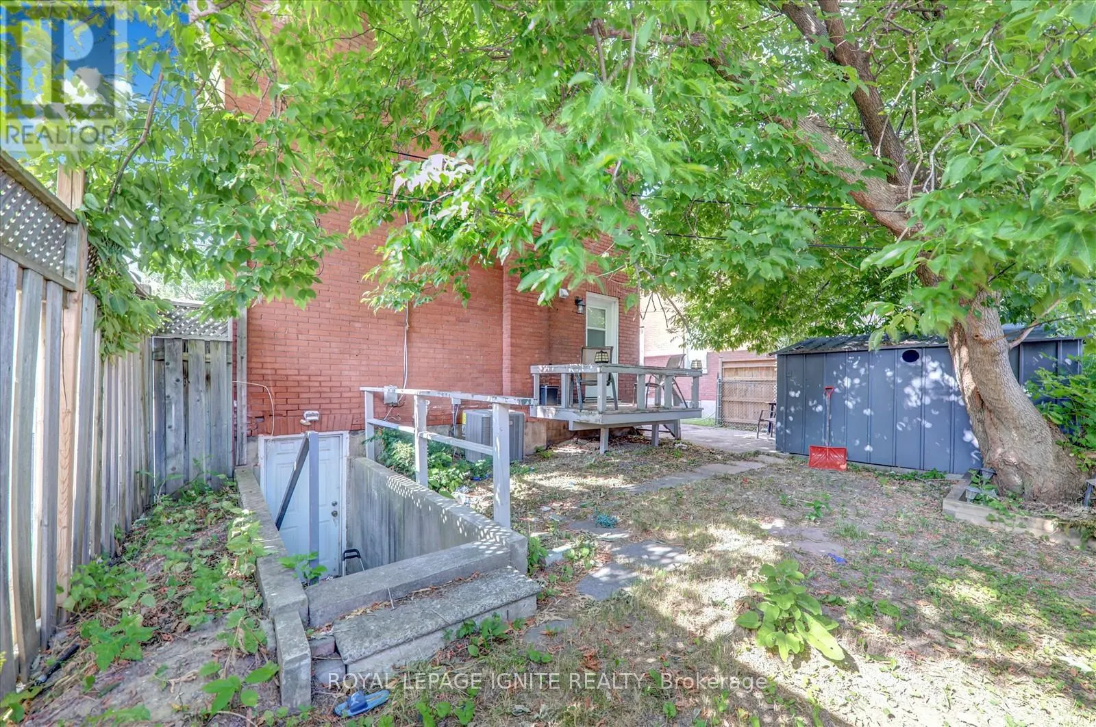 21 COLBORNE STREET W