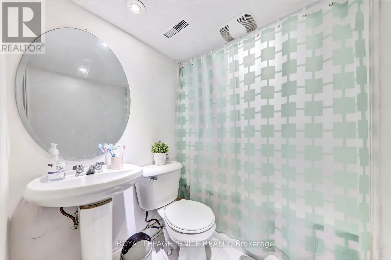21 COLBORNE STREET W