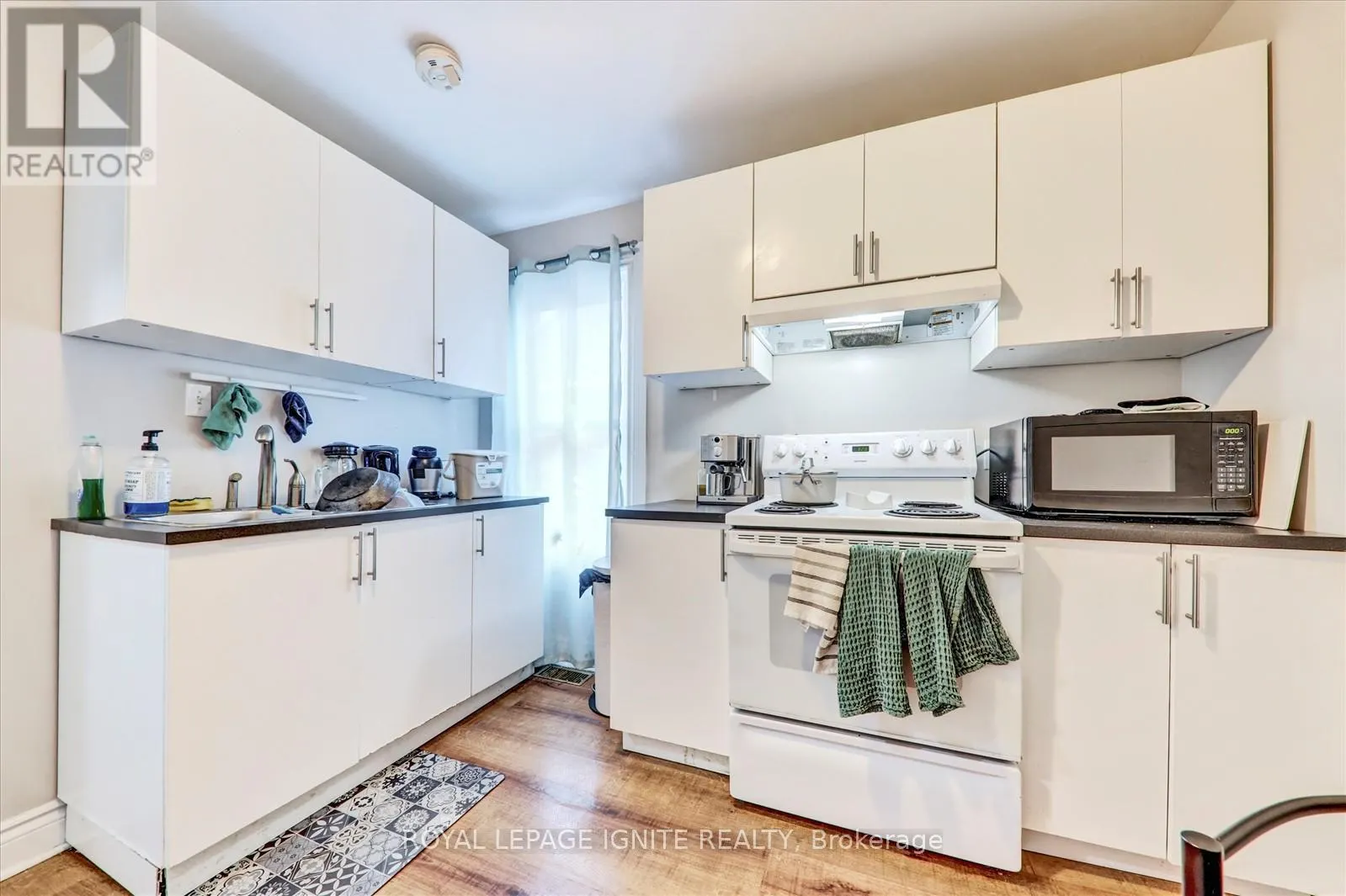 21 COLBORNE STREET W
