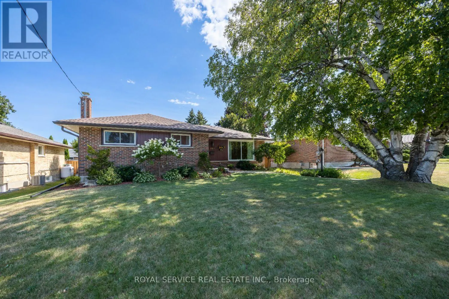 389 GLENCASTLE AVENUE