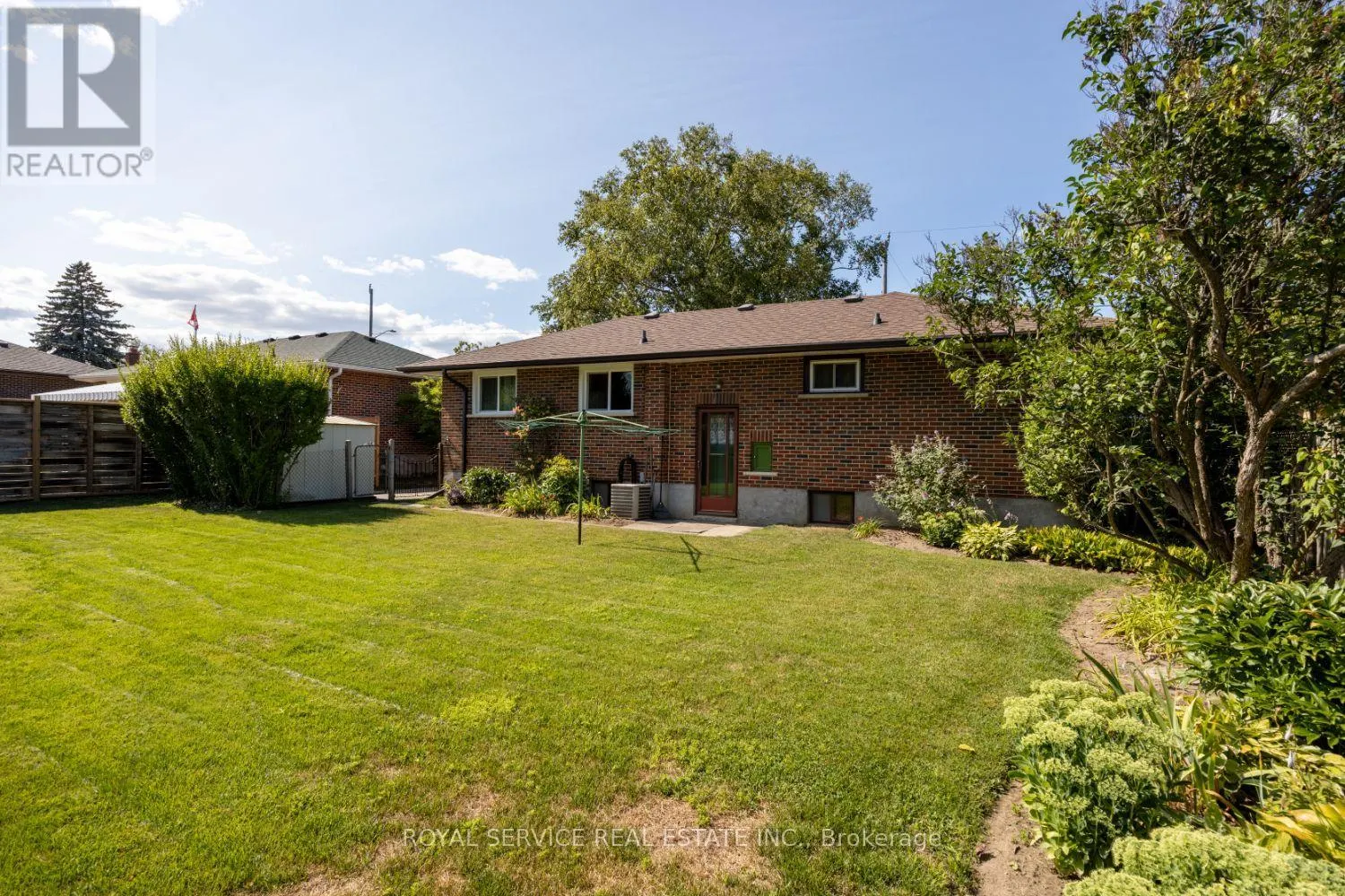 389 GLENCASTLE AVENUE