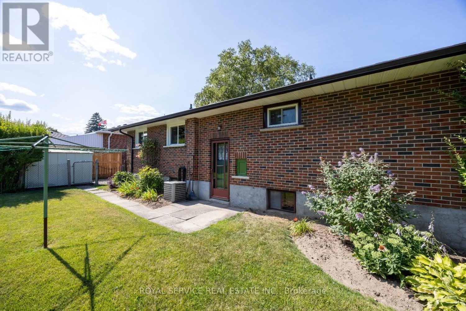 389 GLENCASTLE AVENUE