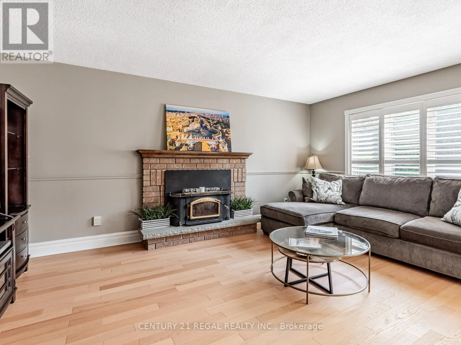 42 MILNER CRESCENT