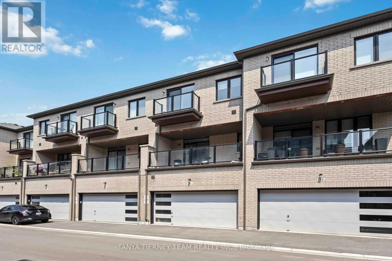 36 DOCKSIDE WAY
