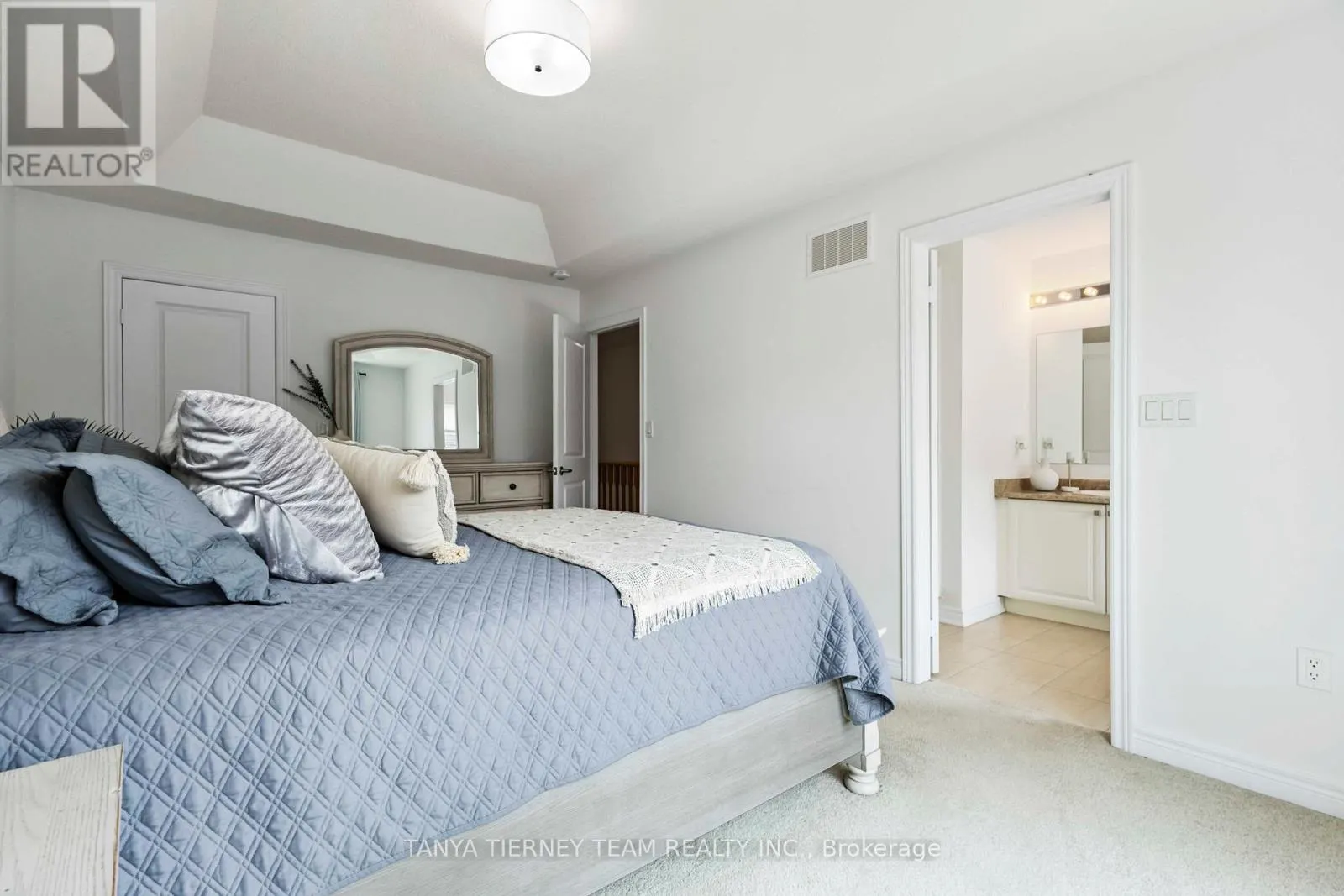 36 DOCKSIDE WAY