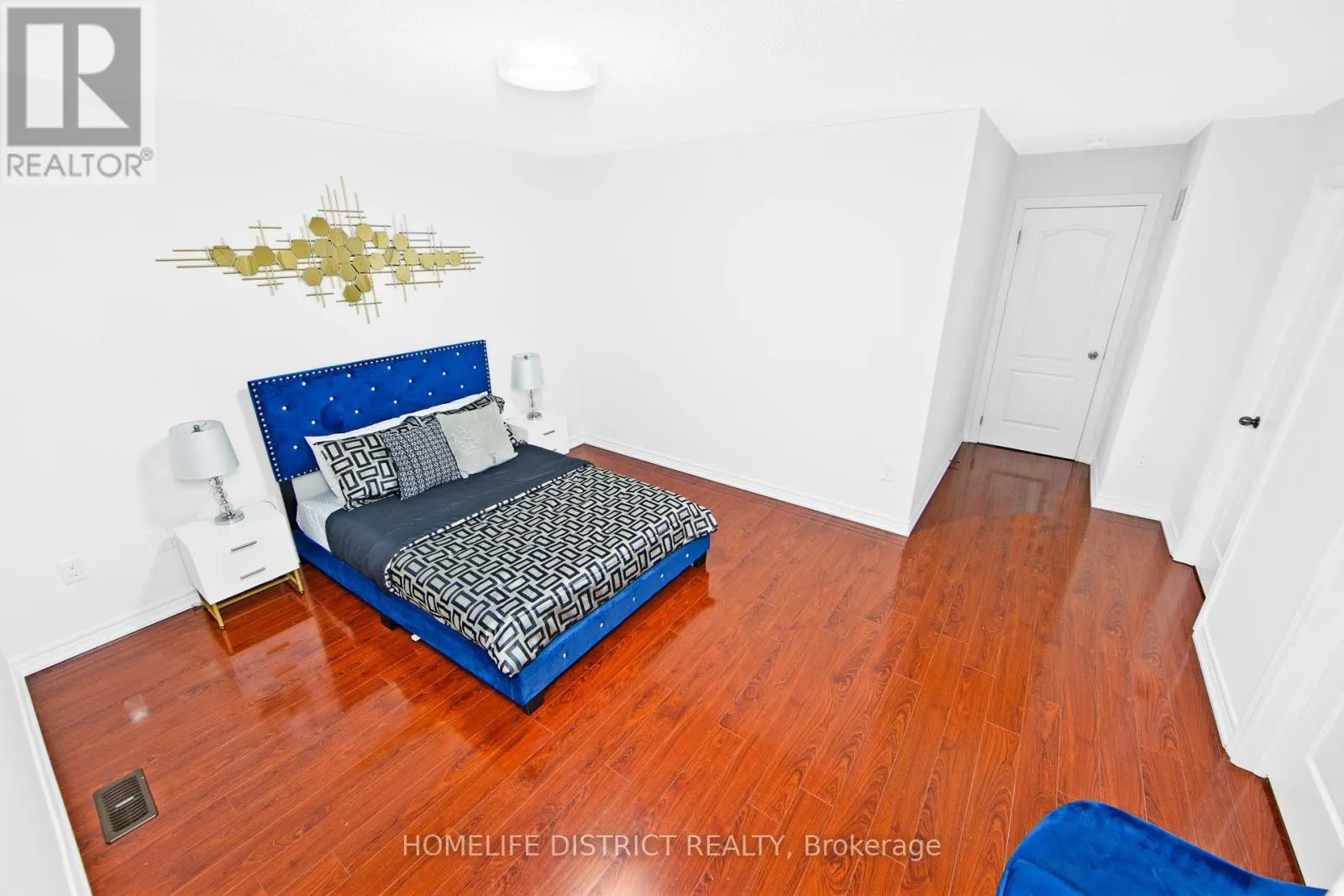 22 TAIT CRESCENT