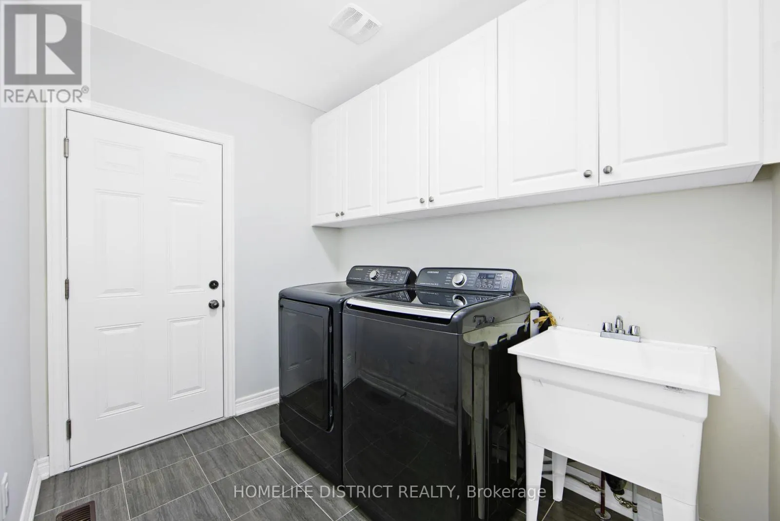 22 TAIT CRESCENT