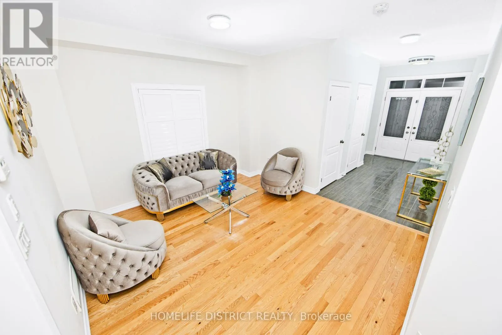 22 TAIT CRESCENT