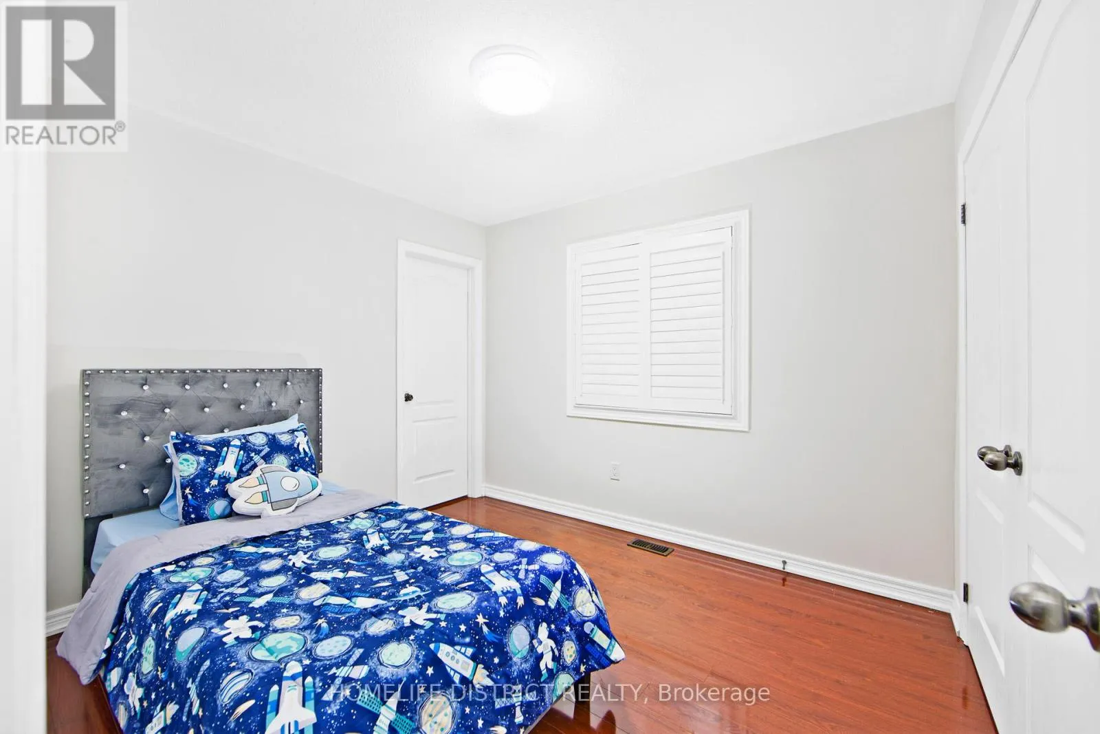 22 TAIT CRESCENT