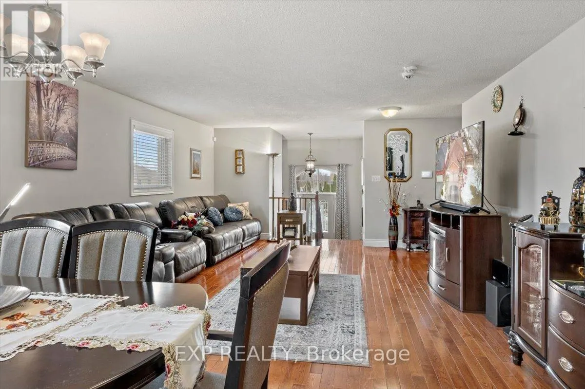 16 GOODWIN AVENUE