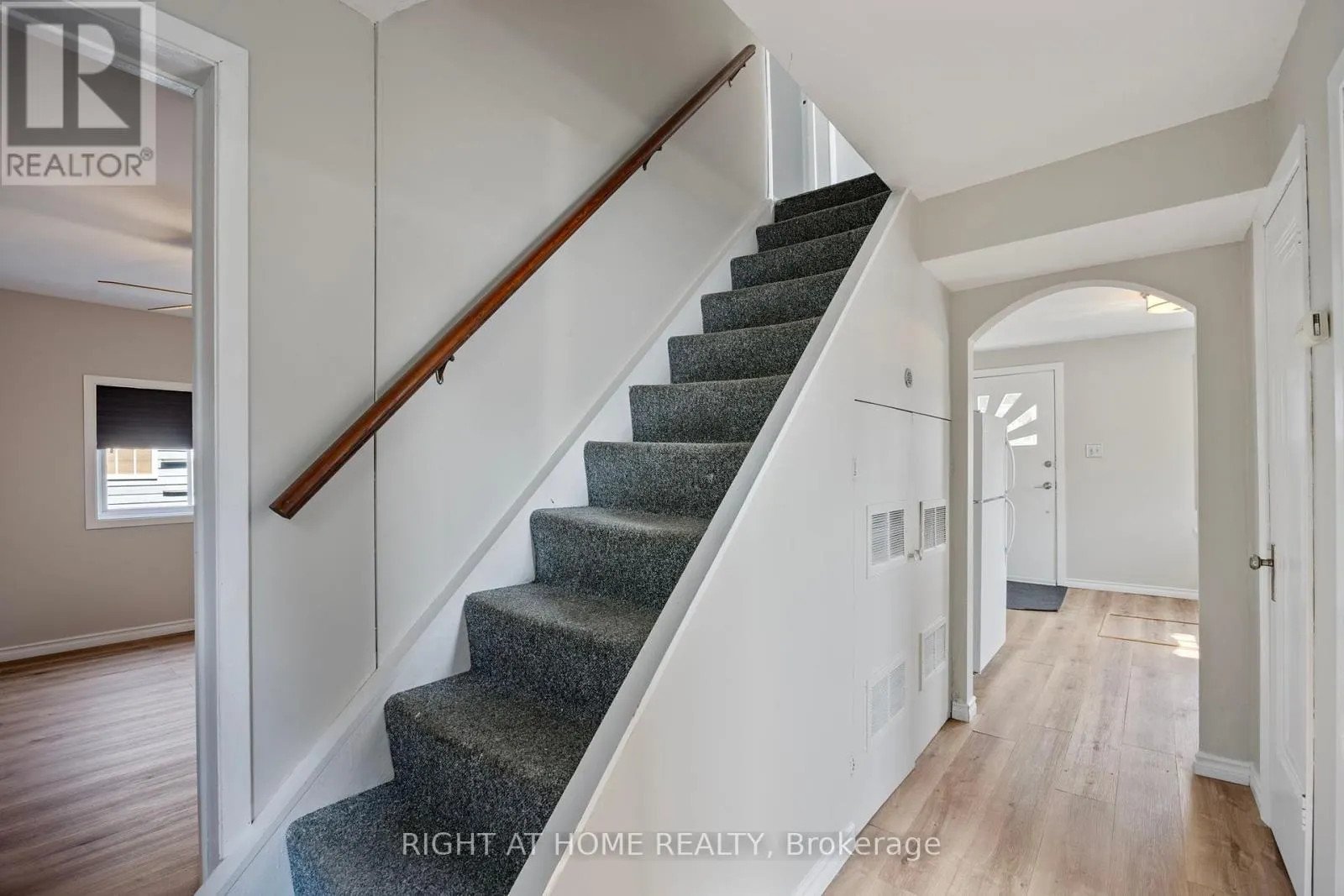 564 TAYLOR AVENUE SW