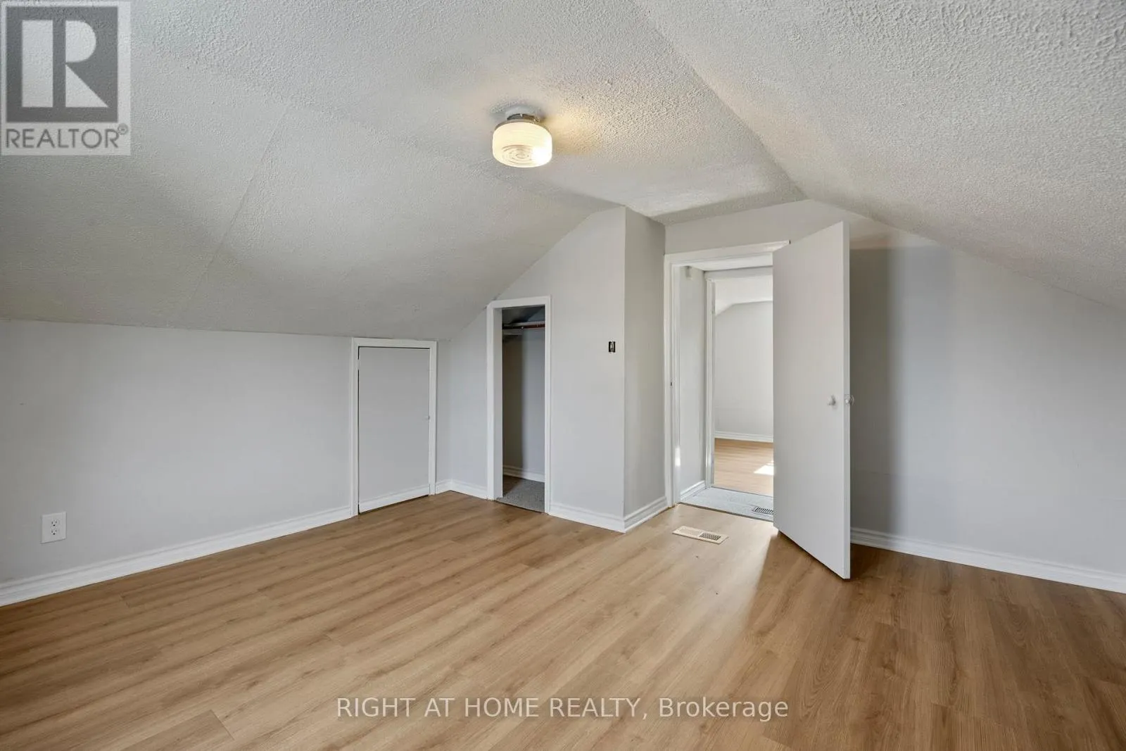 564 TAYLOR AVENUE SW