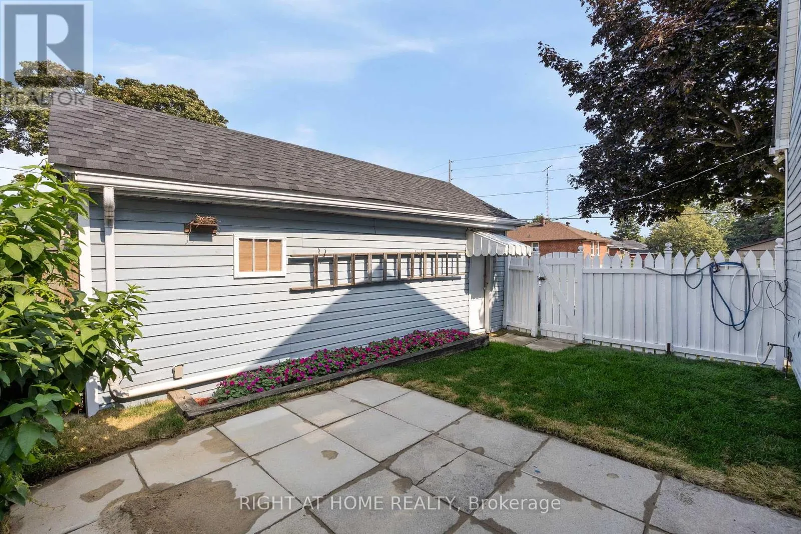 564 TAYLOR AVENUE SW
