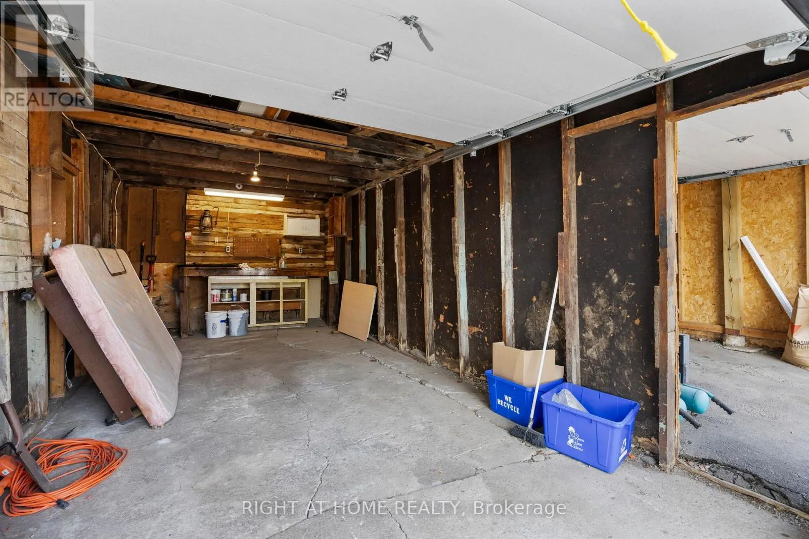 564 TAYLOR AVENUE SW