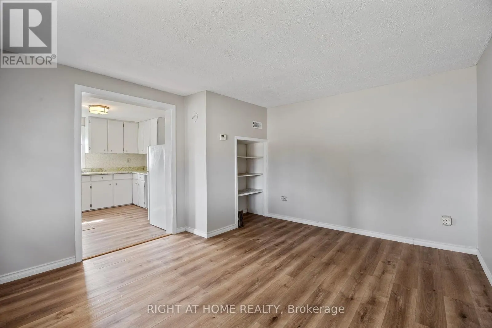 564 TAYLOR AVENUE SW